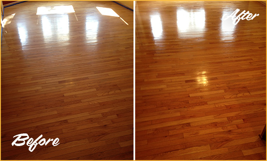 Before and After Picture of a Oak Forest Wood Sandless Refinishing Service on a Room Floor to Remove Scratches
