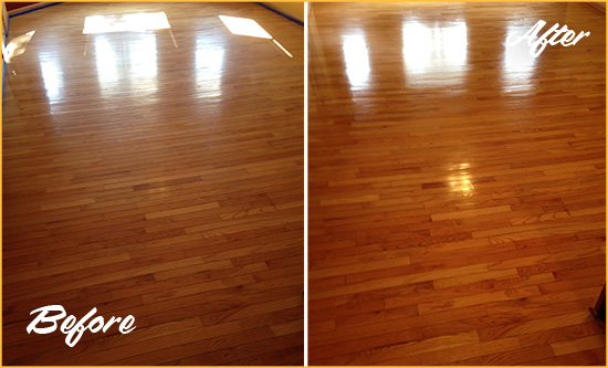 Before and After Picture of a Oak Park Wood Sandless Refinishing Service on a Room Floor to Remove Scratches